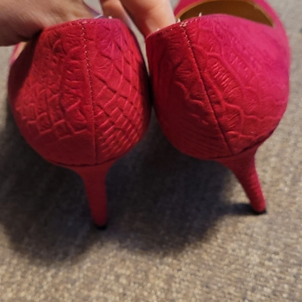 Jessica Simpson bright pink embossed reptile scale heels sz 9.5 shoes SH174
